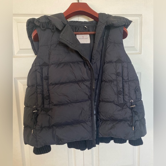 Moncler Laurie Down Filled Puffer Vest with Hood - Picture 5 of 16